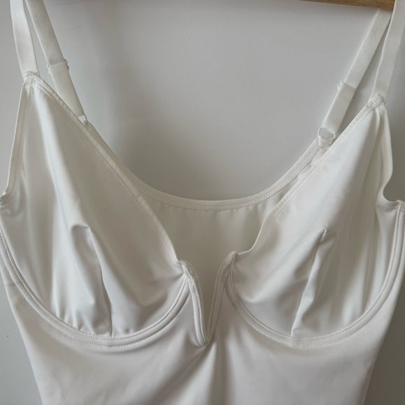 Popilush White Bodysuit - Picture 3 of 9